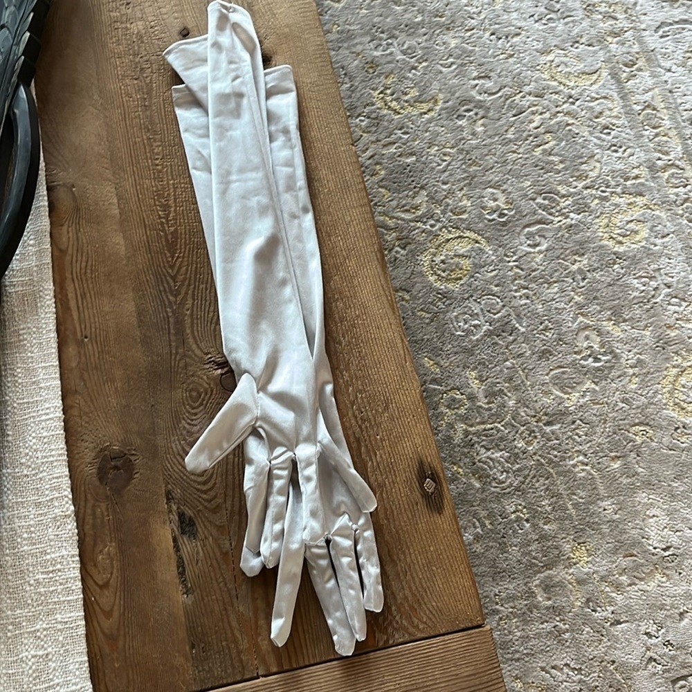 Opera gloves